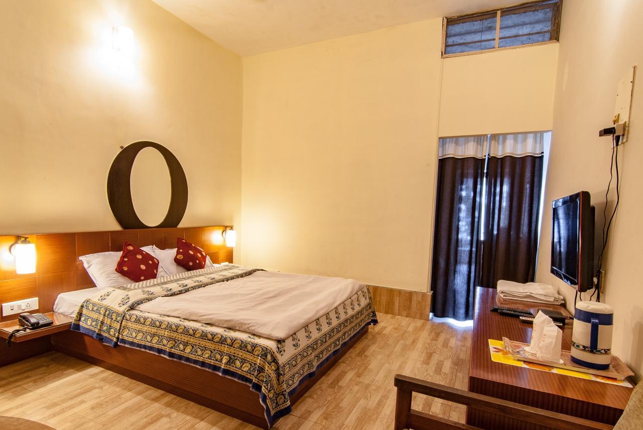 Forbesganj Hotel Jyoti מראה חיצוני תמונה